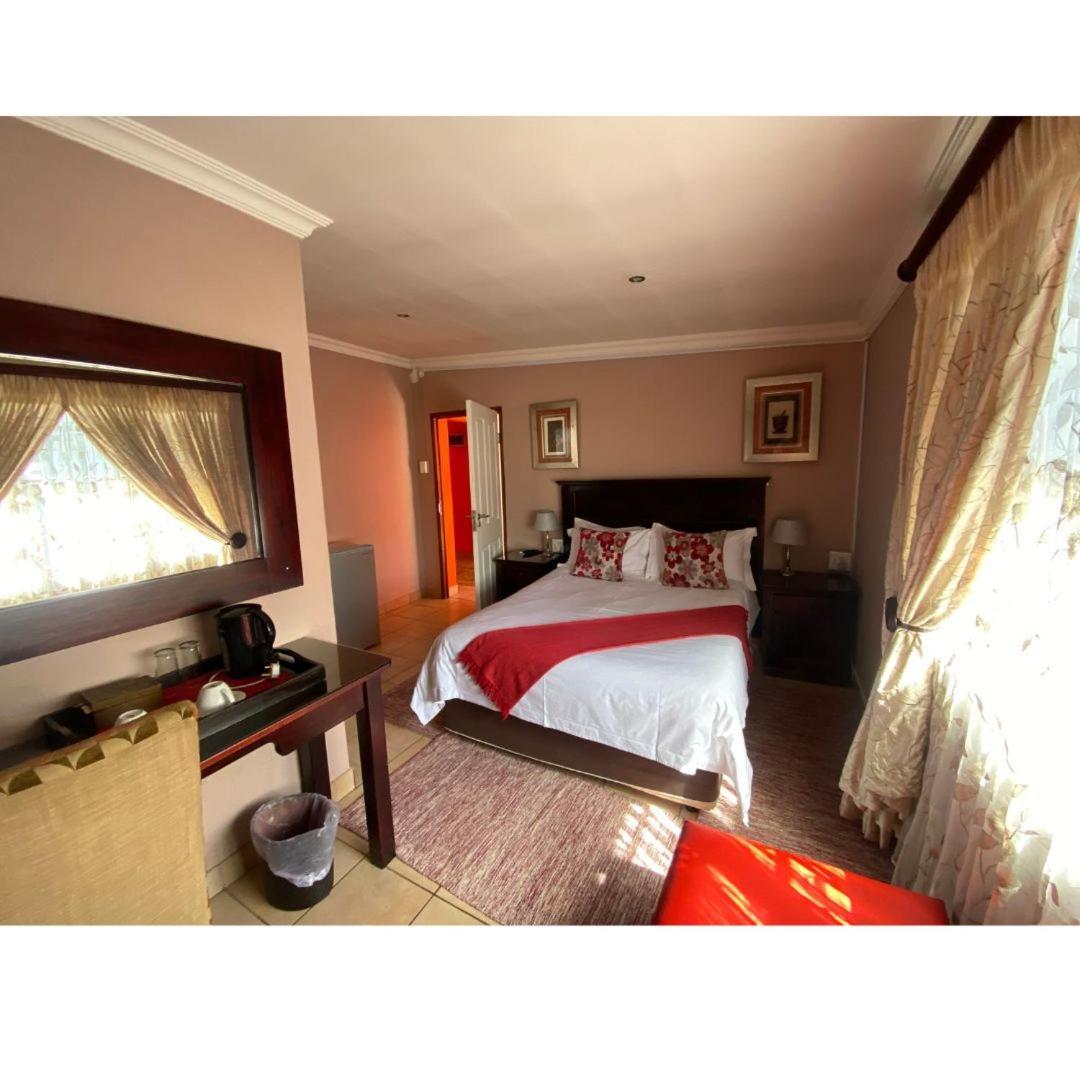 Madlula'S Guesthouse Пітермаріцбург Екстер'єр фото