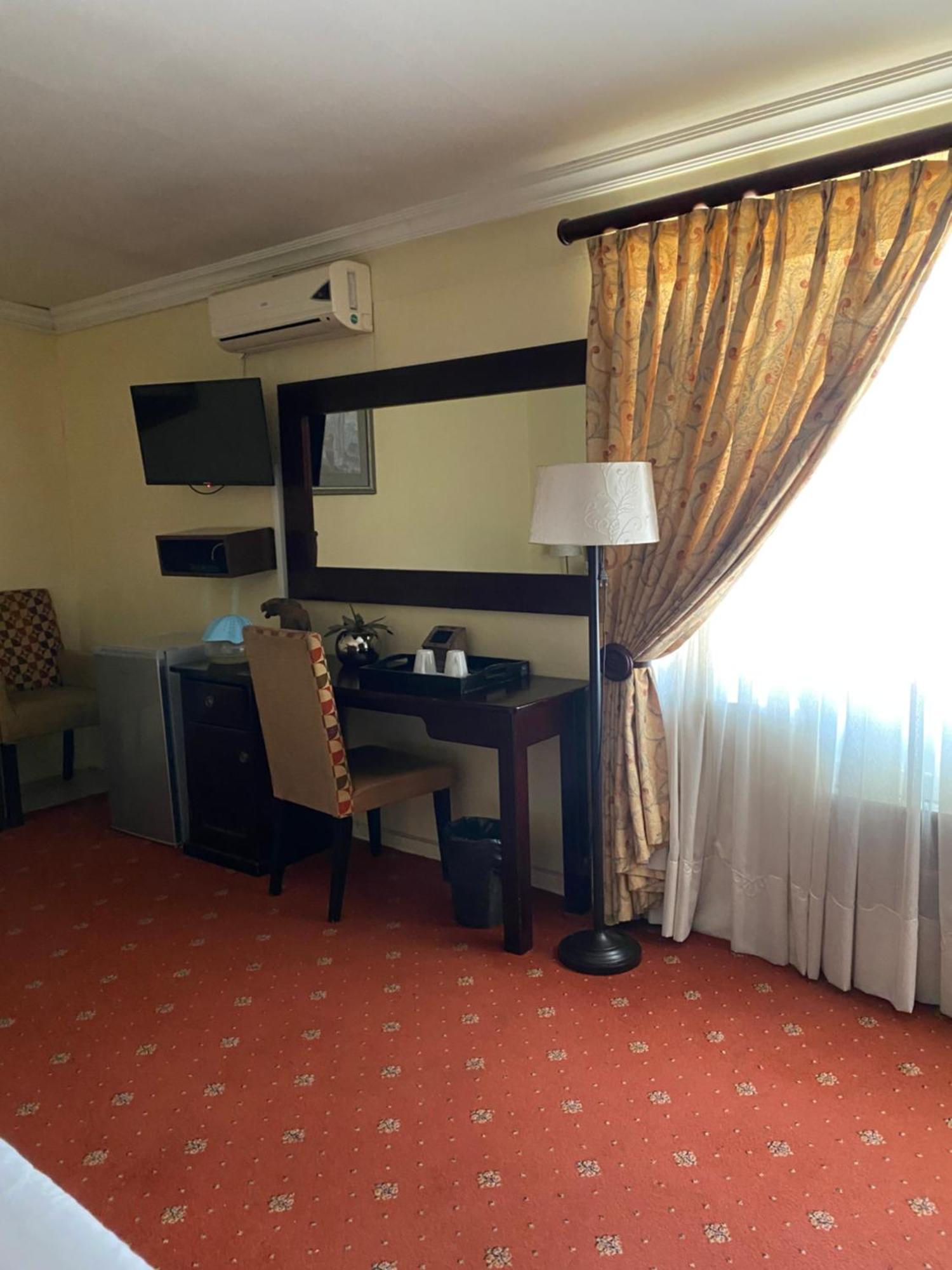 Madlula'S Guesthouse Пітермаріцбург Екстер'єр фото
